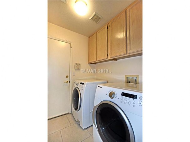 Single Story Homes for Sale in Las Vegas_3301 S Riley LAUNDRY ROOM