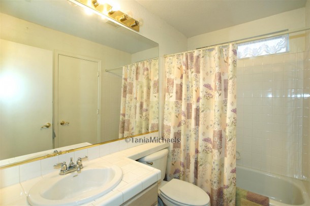green valley single story homes for sale_8409 Yamhill_Tania Michaels_Guest Bathroom